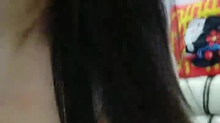 年轻的模特Henna ssy给摄影师口交,硬生生的阴茎
