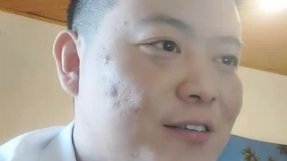两个成熟性感大胸les在一起求欢