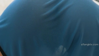 人妻约大叔回家，骚逼被无套内射