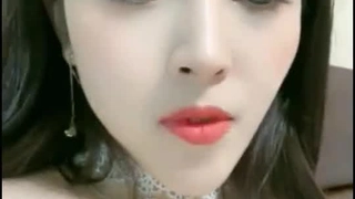 宿舍房间里的强烈合法阴茎吸吮和性交