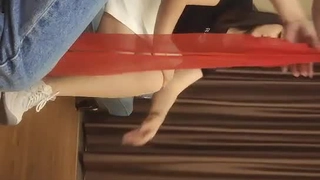 刚成年18极品小萝莉，被两大汉各种操，娇小身材抱起来爆操，骑乘深插白皙美臀
