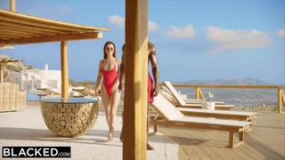 热辣的少女在宿舍房间里热情的女同性恋