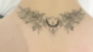 网红脸长发巨乳妹子，特写主动掰穴粉蝴蝶，手持镜头拍摄销魂舌功口交，后入女上位超级销魂